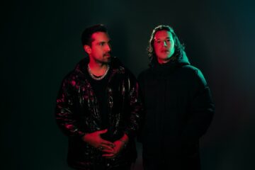 Chemical Surf na Praia do Rosa: 2ª edição da residência do duo tem line-up completo revelado e lançamento acontece nesta sexta, no Maram Beach Garden