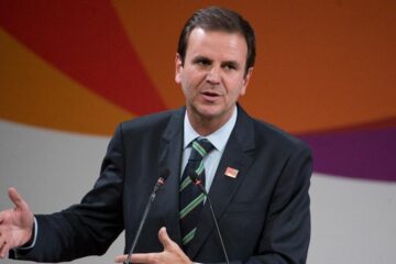 Pressão surte efeito e prefeito do Rio de Janeiro recua em decreto que proibia música na orla da cidade