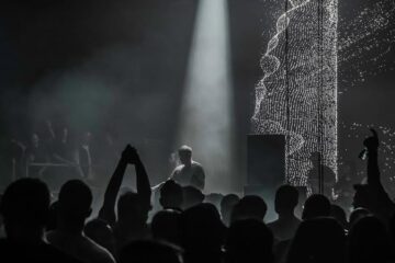 Ben Klock, Dax J, Adiel e o B2B histórico de Eli Iwasa e Vermelho: a tempestade sonora que faz da Photon no Gate 22 um dos rituais mais potentes do techno