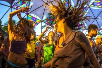 9 passos de dança da música eletrônica para você debochar nas festas