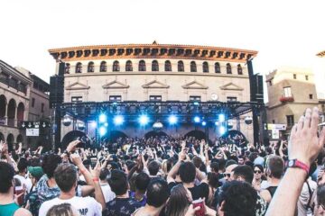 O OFFSónar até se consolidar como um dos maiores festivais da música eletrônica – e o que esperar da edição 2025 em Barcelona