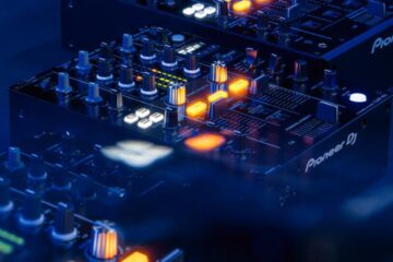 Serato DJ Pro 4.0.6 libera compatibilidade oficial com três mixers da Pioneer DJ