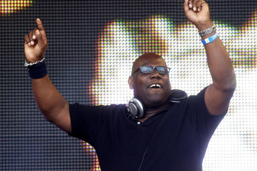 Carl Cox se junta ao sistema de saúde europeu para encorajar pessoas a serem vacinadas