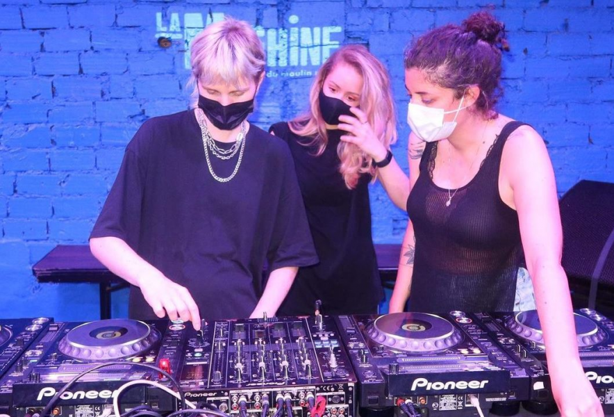 Conheça a primeira academia de DJs para mulheres e minorias de gênero na Dinamarca