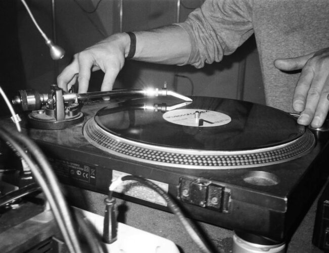 Dia mundial do DJ: o que ninguém te conta sobre a profissão 