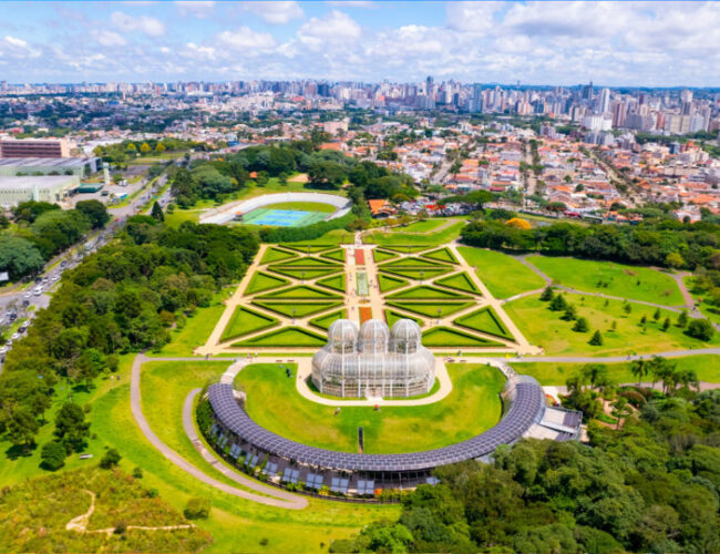 Ature Brasil Elo Multicultural em Curitiba recebe workshops e palestras envolvendo a música eletrônica nacional dos dias 30/04 a 02/05