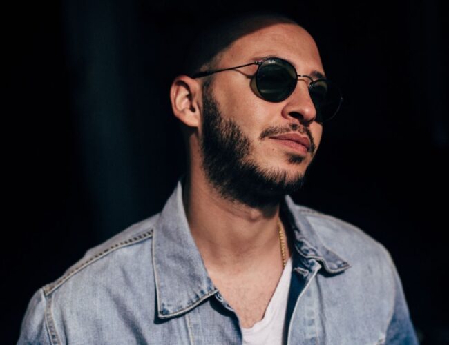 Sirus Hood retorna ao CAOS nesta sexta como headliner da nova edição da festa Dale!