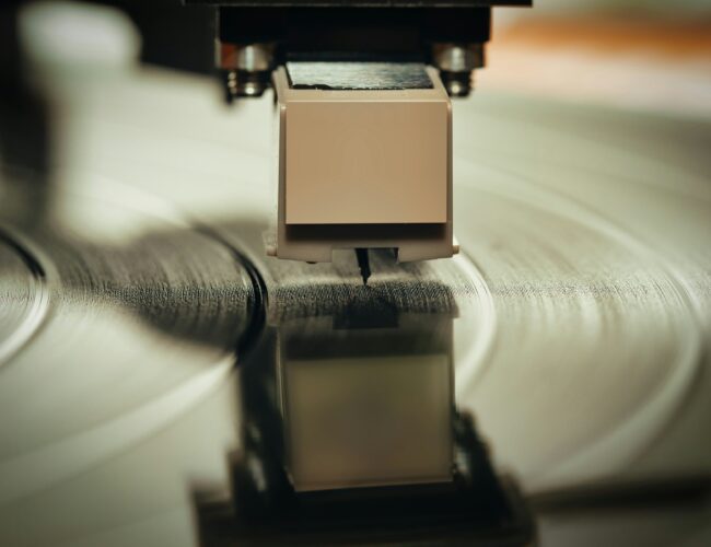 Anhanguera Warehouse: De volta às raízes: Por que o vinil segue relevante no underground