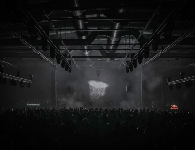 O que esperar da Photon: uma noite de techno, luz e arte no Gate 22