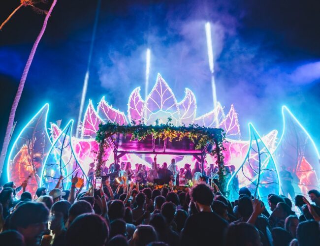 Keinemusik, Solomun, Rüfüs Du Sol, Honey Dijon, Black Coffee e mais: conheça o line up completo do Réveillon Carneiros 2026