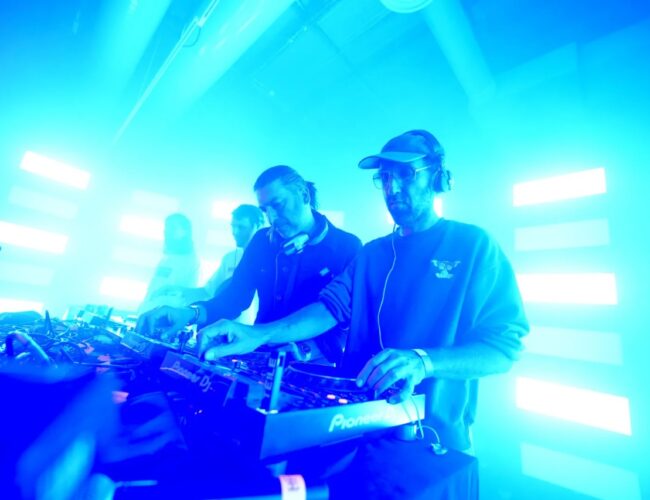 Thomas Bangalter, do Daft Punk, retorna aos palcos sem máscara após 24 anos no local em que se apaixonou pela dance music em Paris