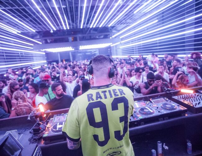 Ratier & Friends dita o clima do D-EDGE Rio nesta sexta-feira com Ratier e Bhaskar juntos na cabine