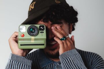 “Posso criar outros diversos mundos meus”, revela Jame C em papo sobre produção musical e estreia na Heels of Love