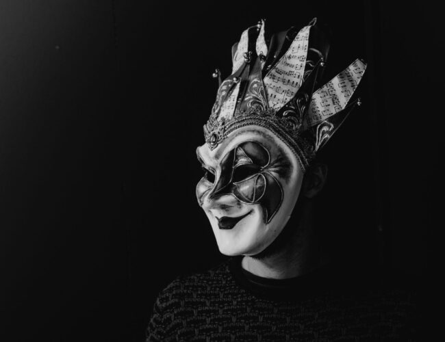 Como Boris Brejcha transformou o high-tech minimal em um fenômeno global da música eletrônica