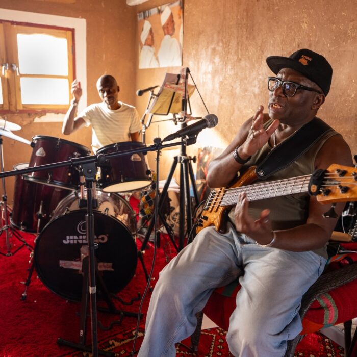 Playing For Change promove evento beneficente neste sábado (23), no Warung; 100% da renda da bilheteria será destinada a ações sociais