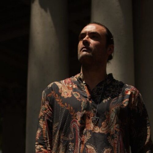 Review: Naza Musik e LaPiratesse transformam poesia em experiência de pista em “We Transform”