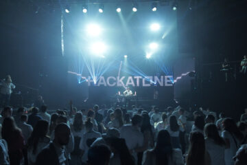 Review: Hackatone e Jaki Nelson exploram cultura digital e clubber em “Models”