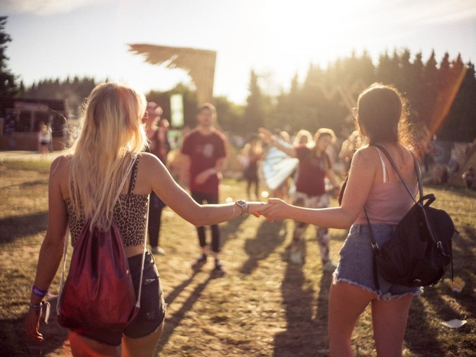 Espanha libera voucher cultural de 400 euros para jovens maiores de 18 anos